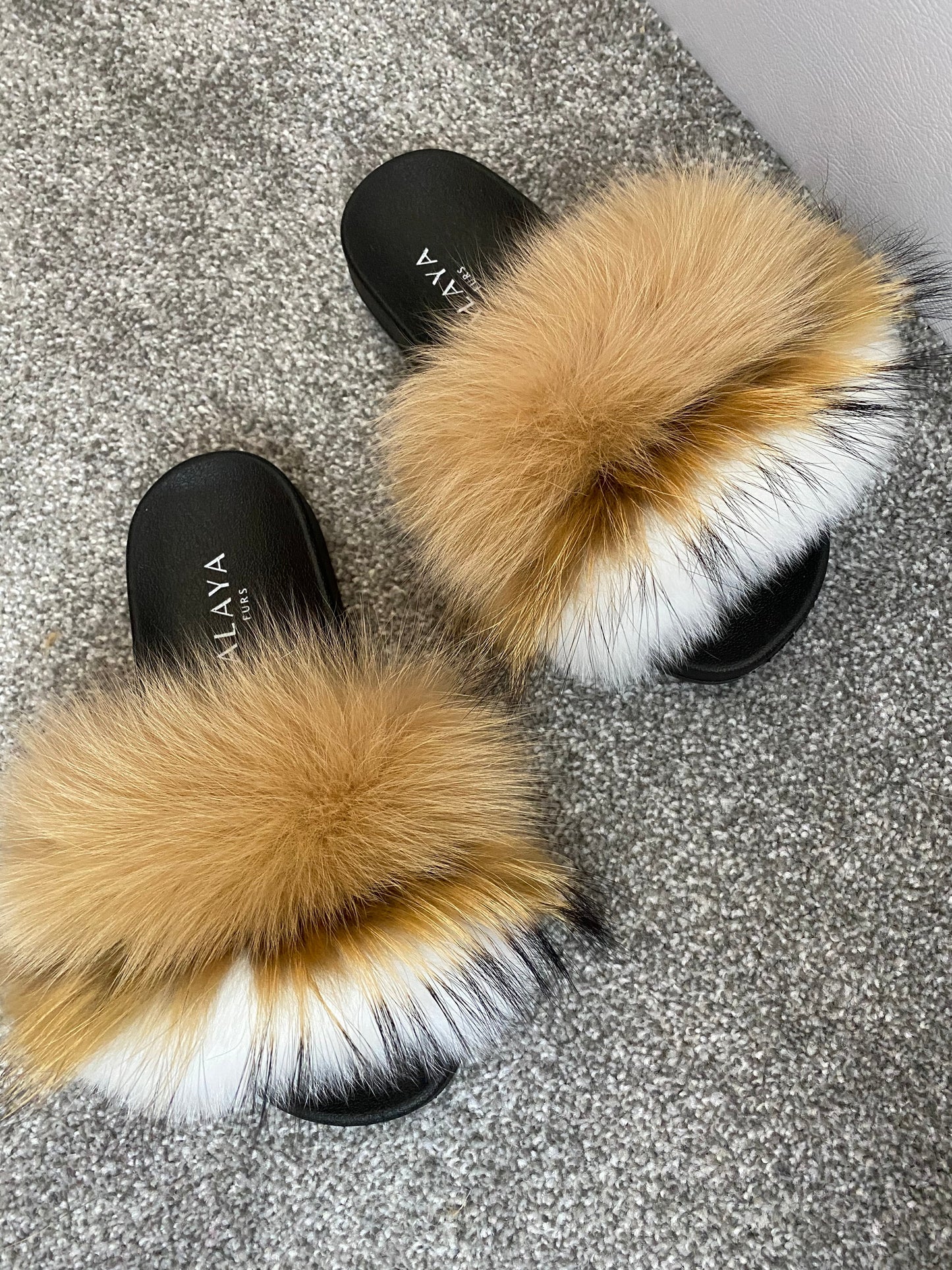 Mixed Camel Fur Sliders